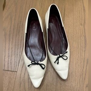 THE ROW white ballet flat